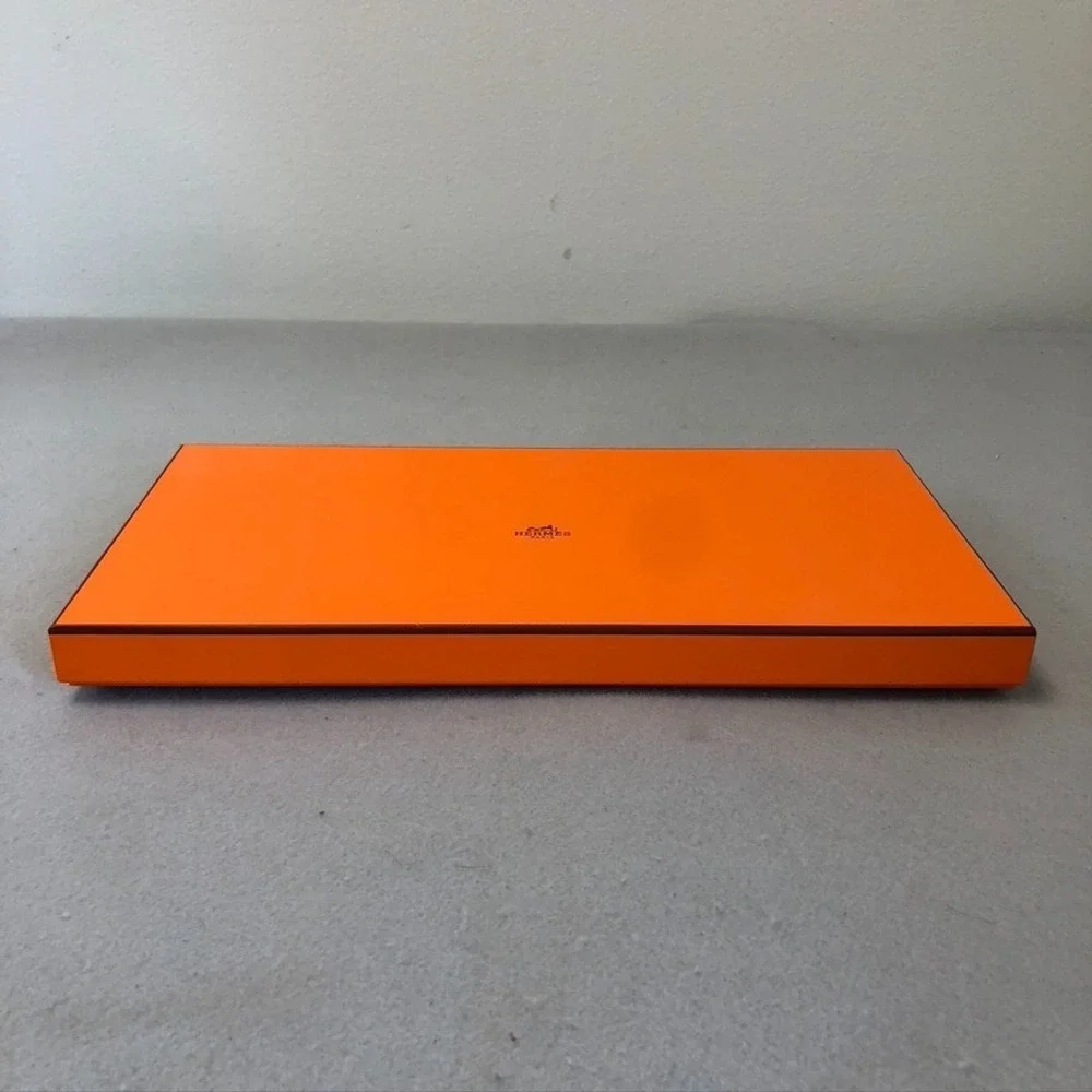 HERMÈS step up